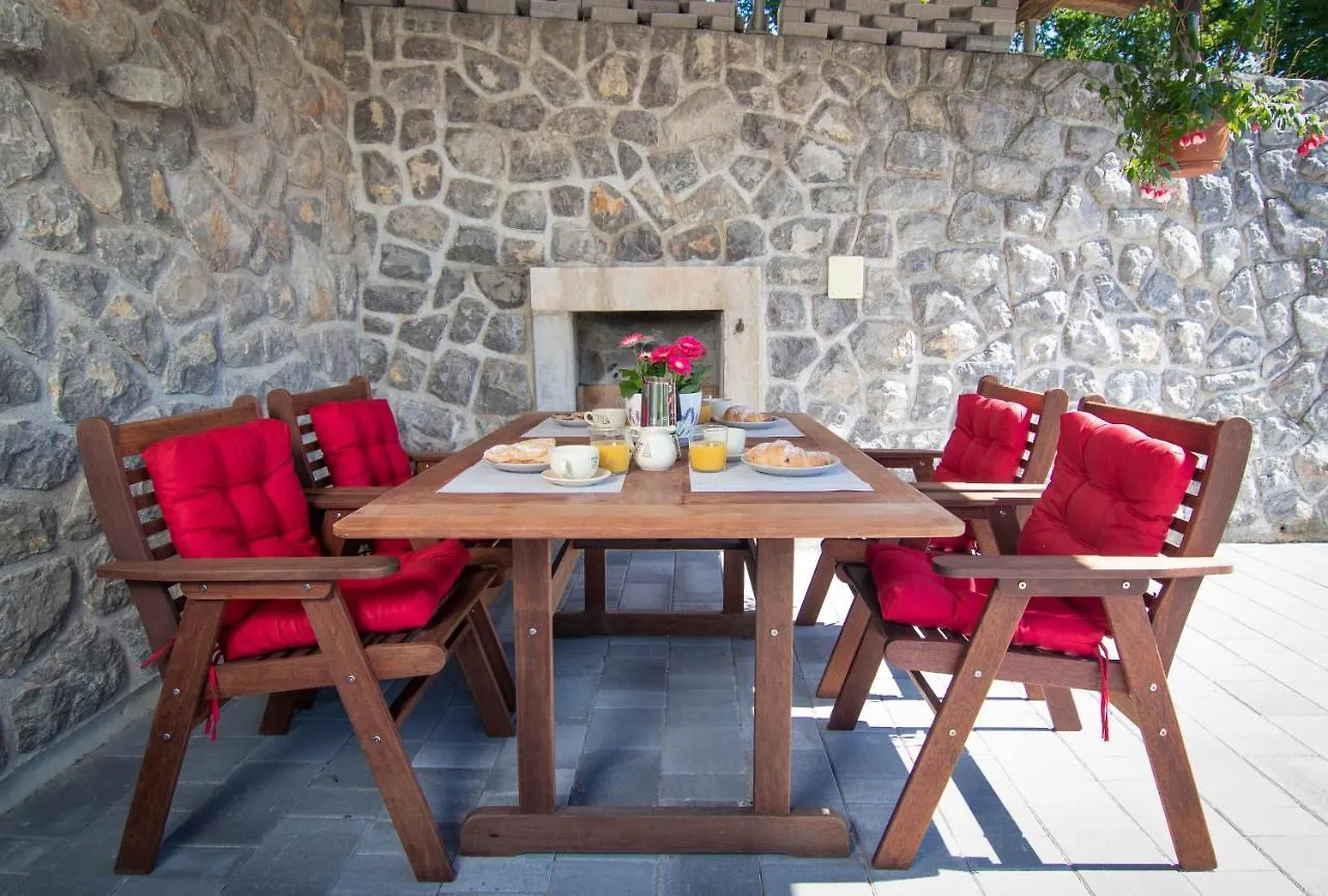 Guest House 'Villa Fani' Veprinac With Jacuzzi 度假居